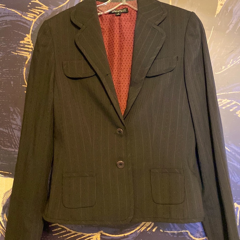 Tall 33.4 inseam Tahari lined suit. Pristine